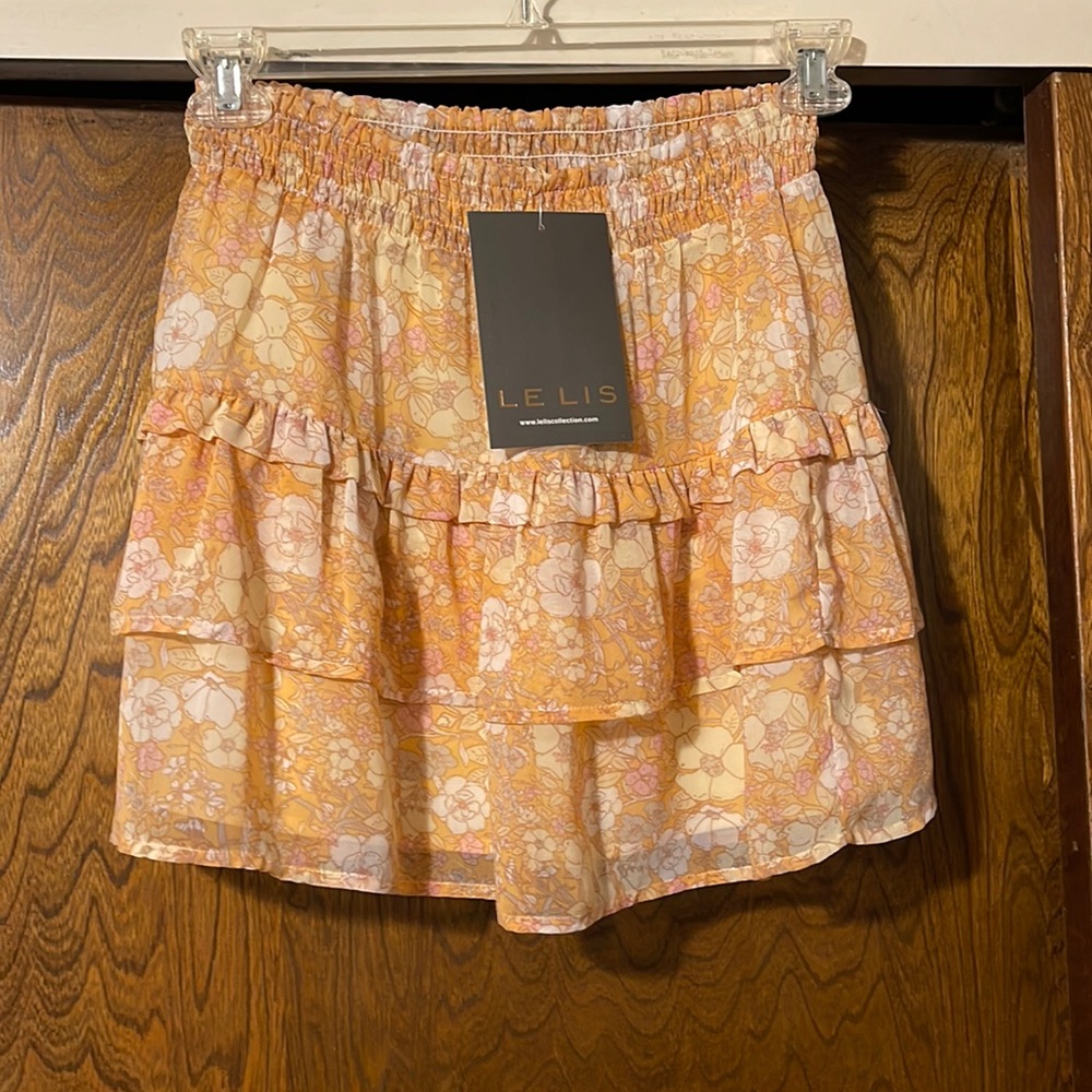 Le Lis NWT lined tiered mini skirt,sz.S